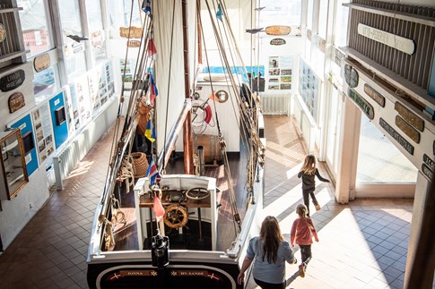 Fiskeriets Hus_on the deck