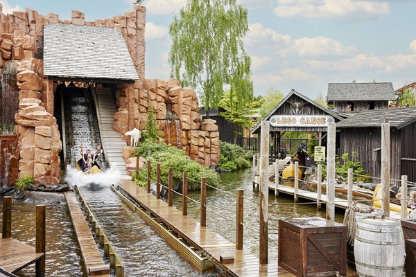 The attraction LEGO® Canoe at LEGOLAND® Billund Resort