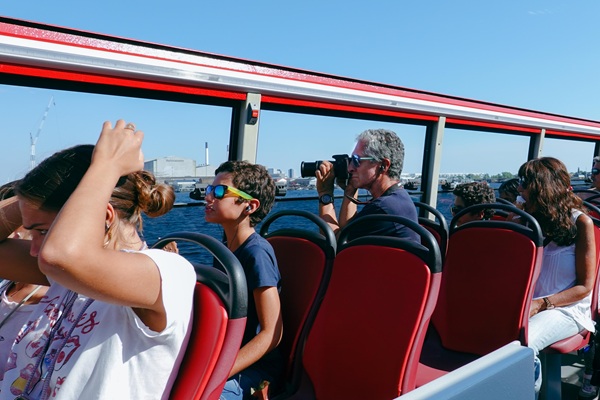 Stromma Hop-On Hop-Off Bus with guests in Copenhagen